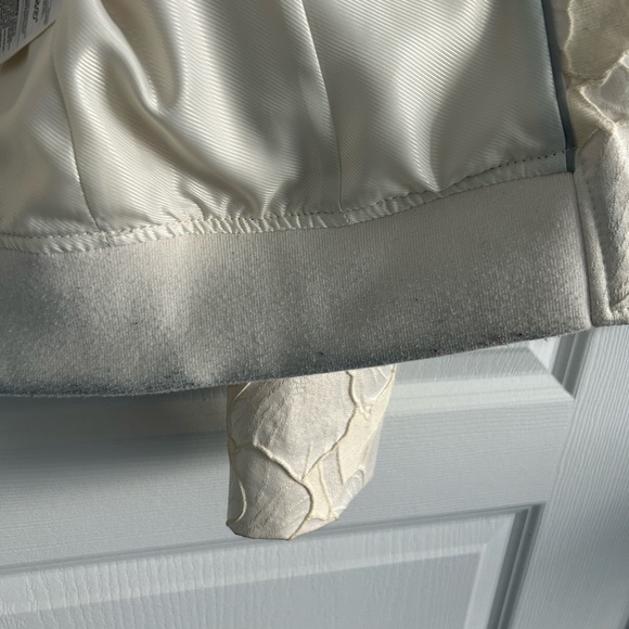 Banana republic embossed bomber jacket, size XS - Picture 4 of 6